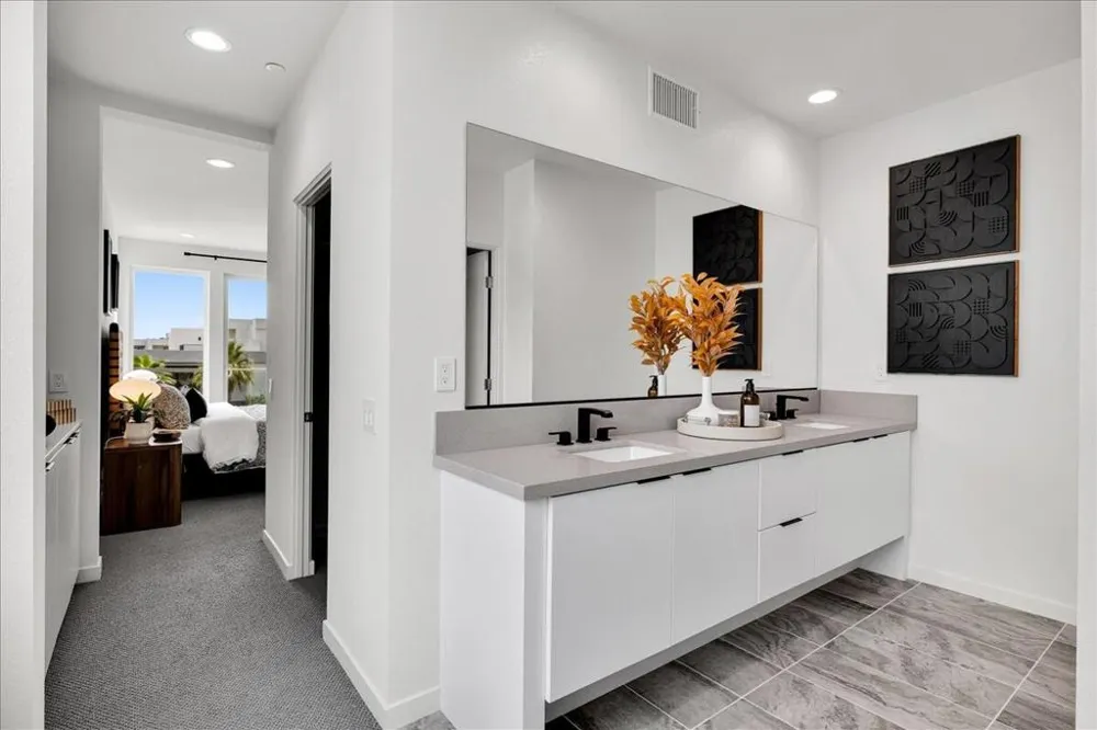 732 Obsidian Loop E Palm Springs, CA 92264
