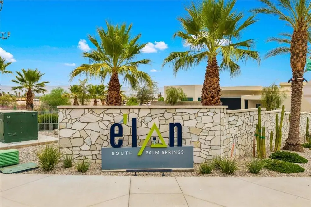 732 Obsidian Loop E Palm Springs, CA 92264