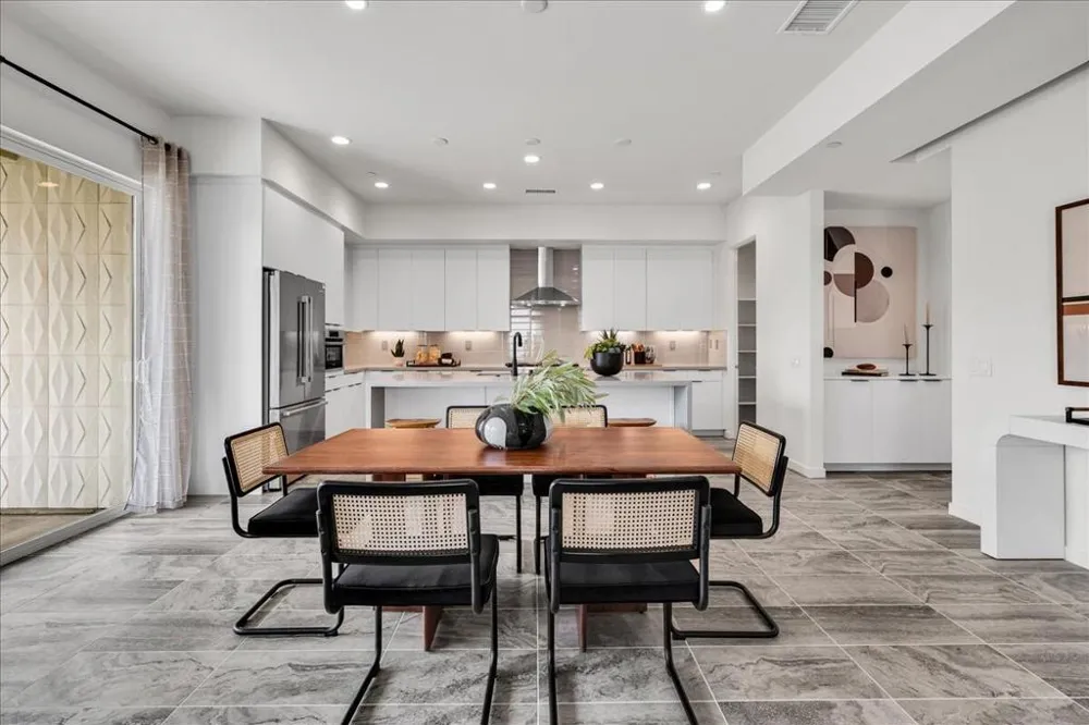 732 Obsidian Loop E Palm Springs, CA 92264