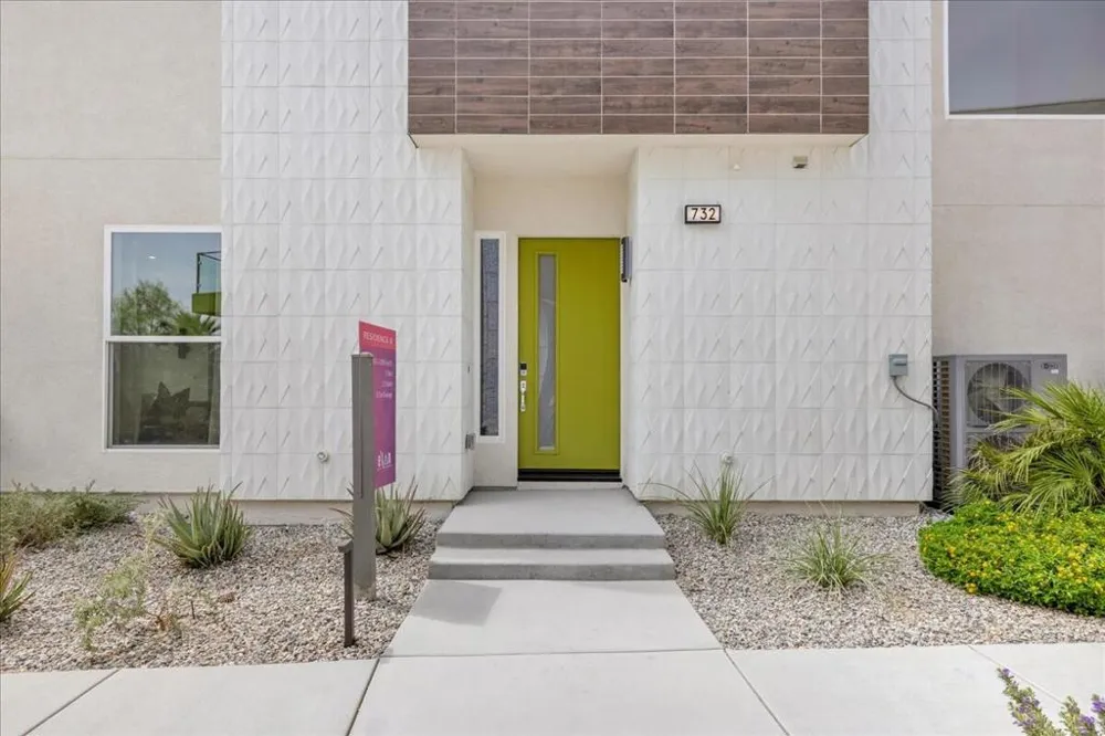 732 Obsidian Loop E Palm Springs, CA 92264