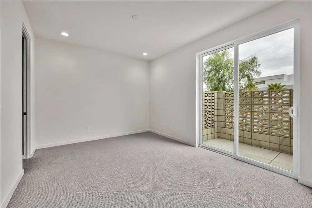 732 Obsidian Loop E Palm Springs, CA 92264