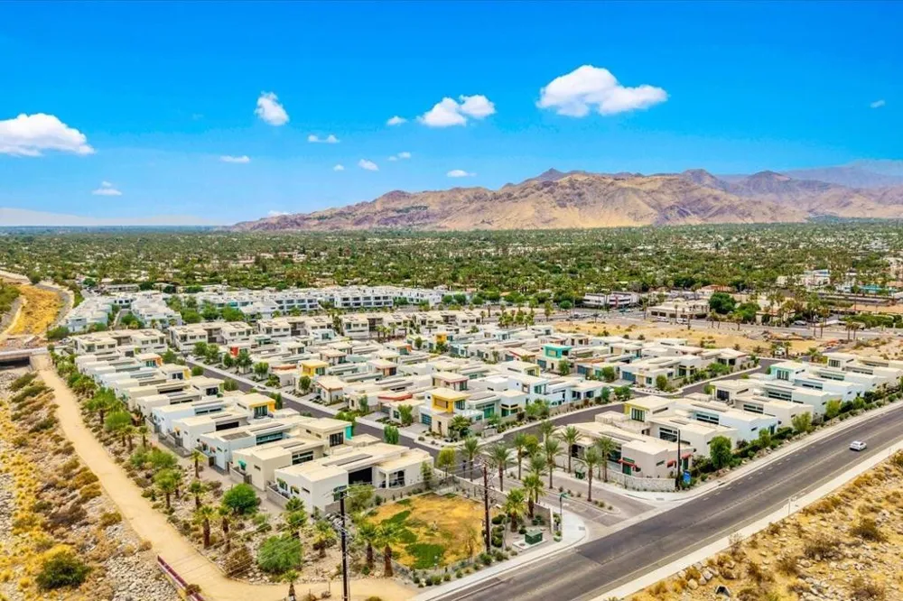 732 Obsidian Loop E Palm Springs, CA 92264