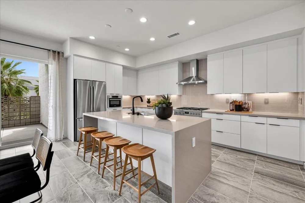 732 Obsidian Loop E Palm Springs, CA 92264