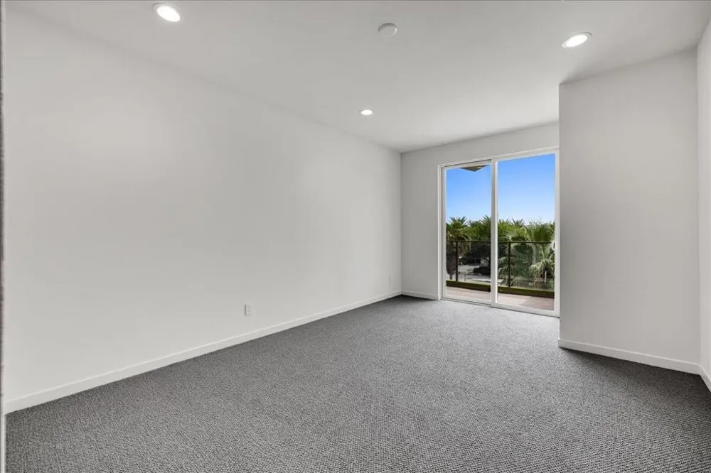732 Obsidian Loop E Palm Springs, CA 92264