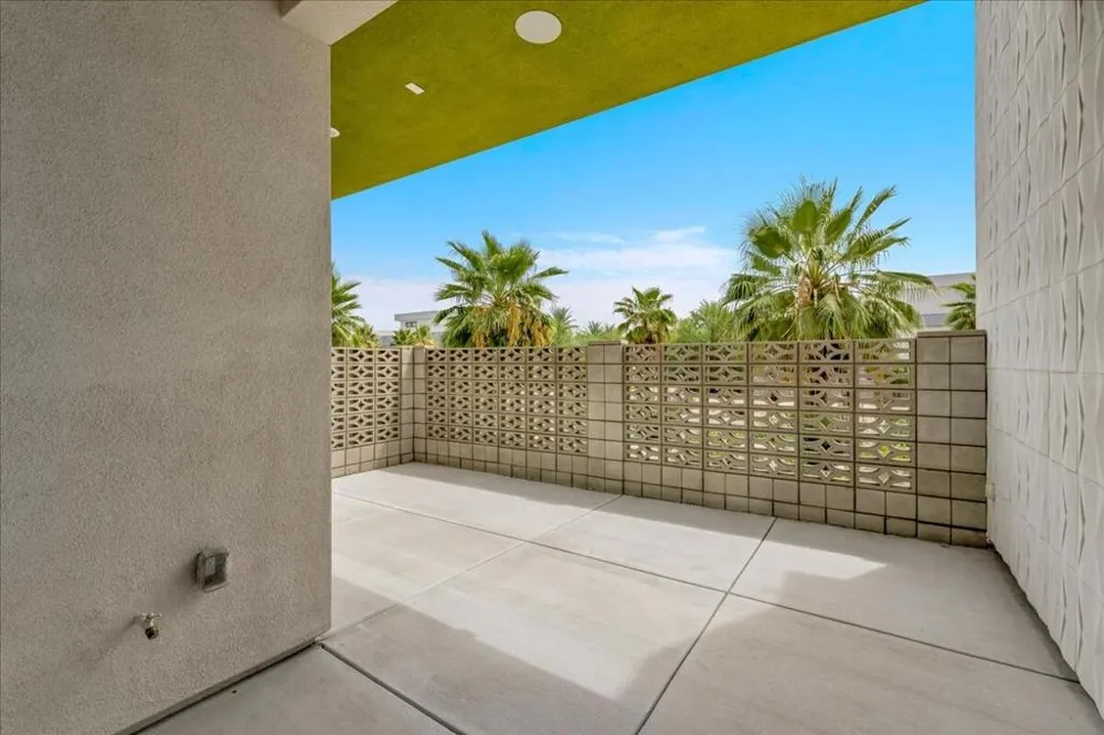 732 Obsidian Loop E Palm Springs, CA 92264
