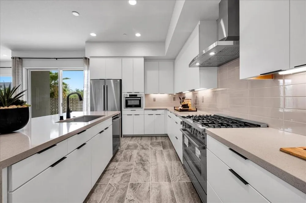 732 Obsidian Loop E Palm Springs, CA 92264