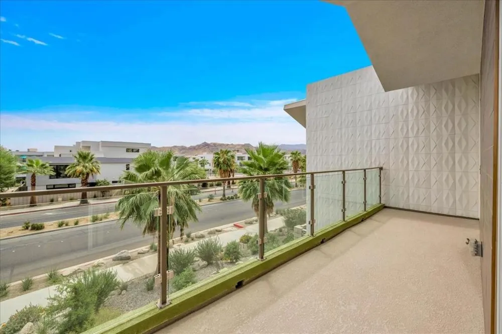 732 Obsidian Loop E Palm Springs, CA 92264