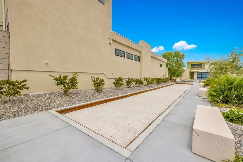 732 Obsidian Loop E Palm Springs, CA 92264