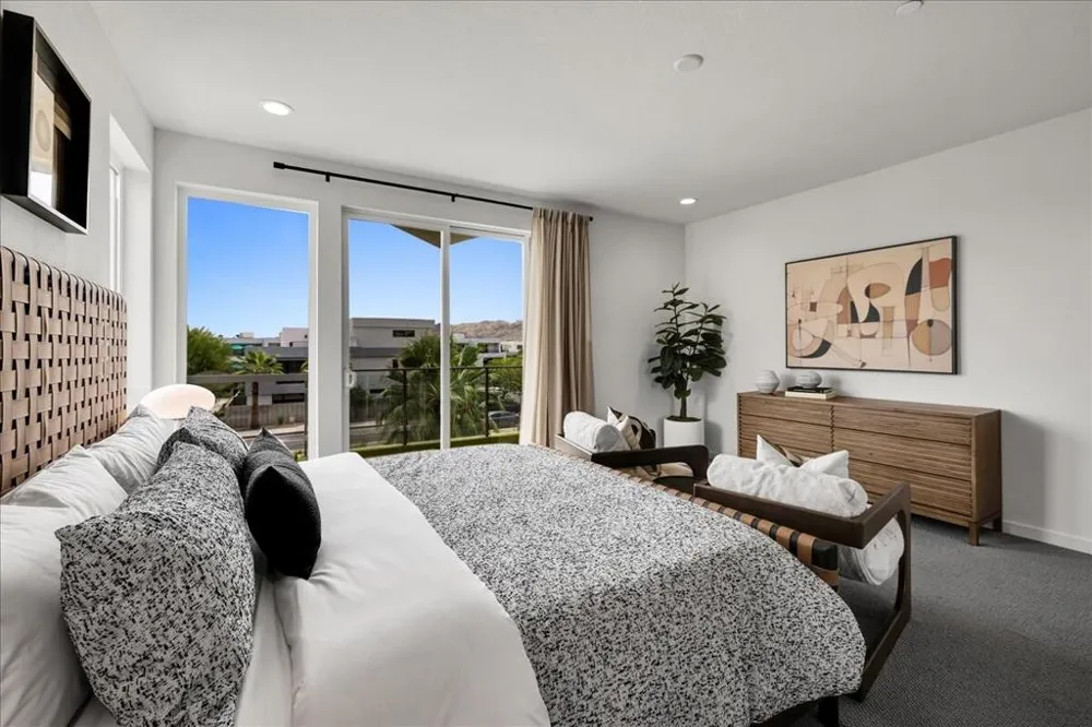 732 Obsidian Loop E Palm Springs, CA 92264