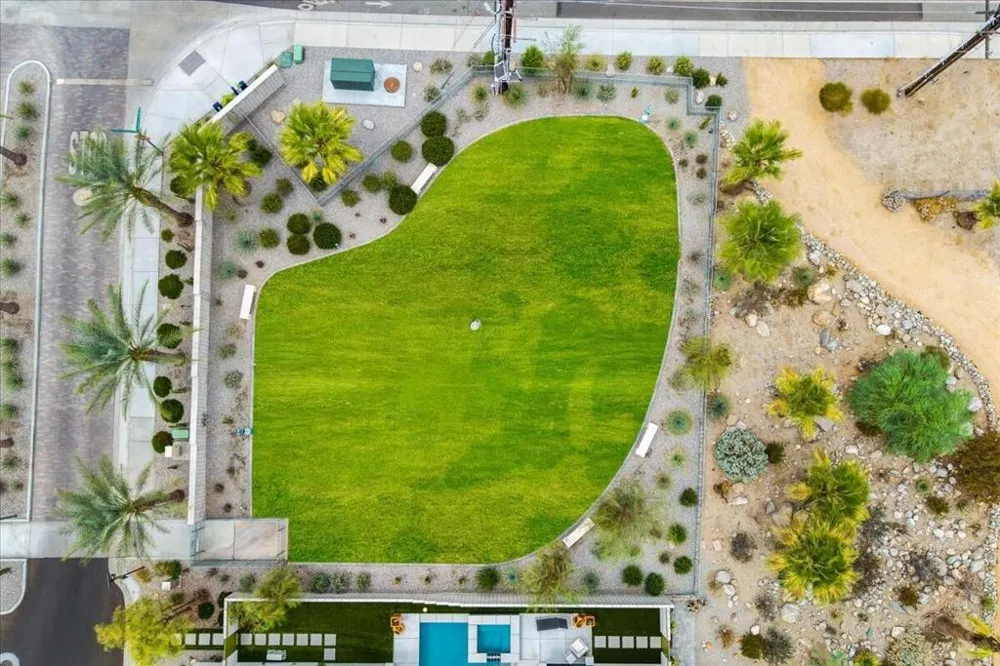732 Obsidian Loop E Palm Springs, CA 92264