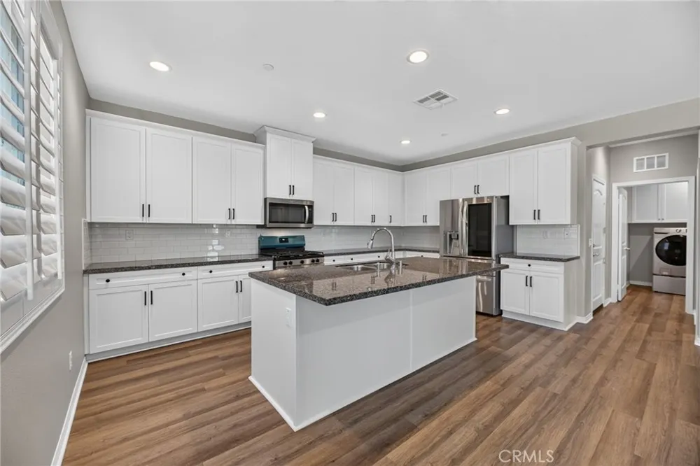 34136 Thistlewood Avenue Murrieta, CA 92563