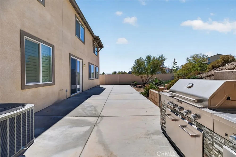34136 Thistlewood Avenue Murrieta, CA 92563