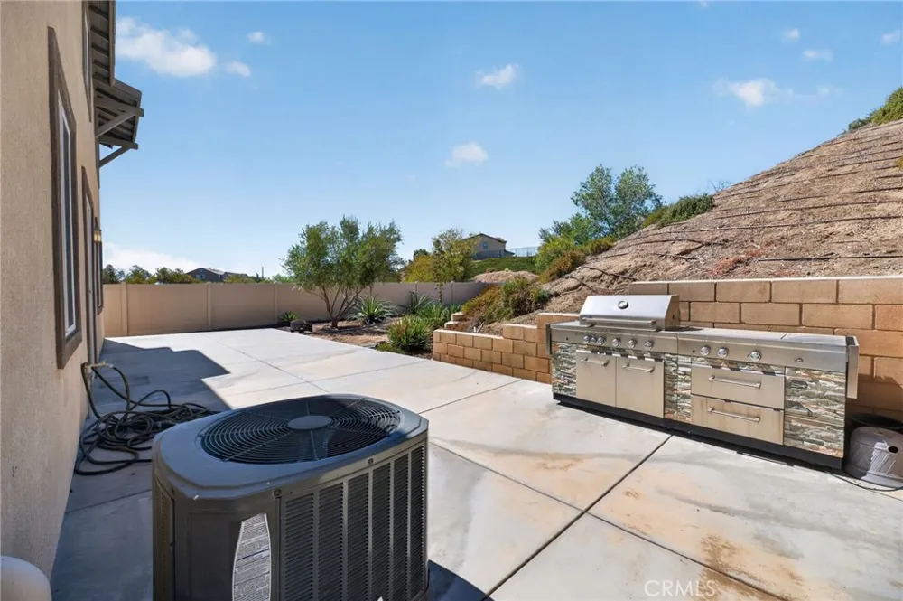 34136 Thistlewood Avenue Murrieta, CA 92563