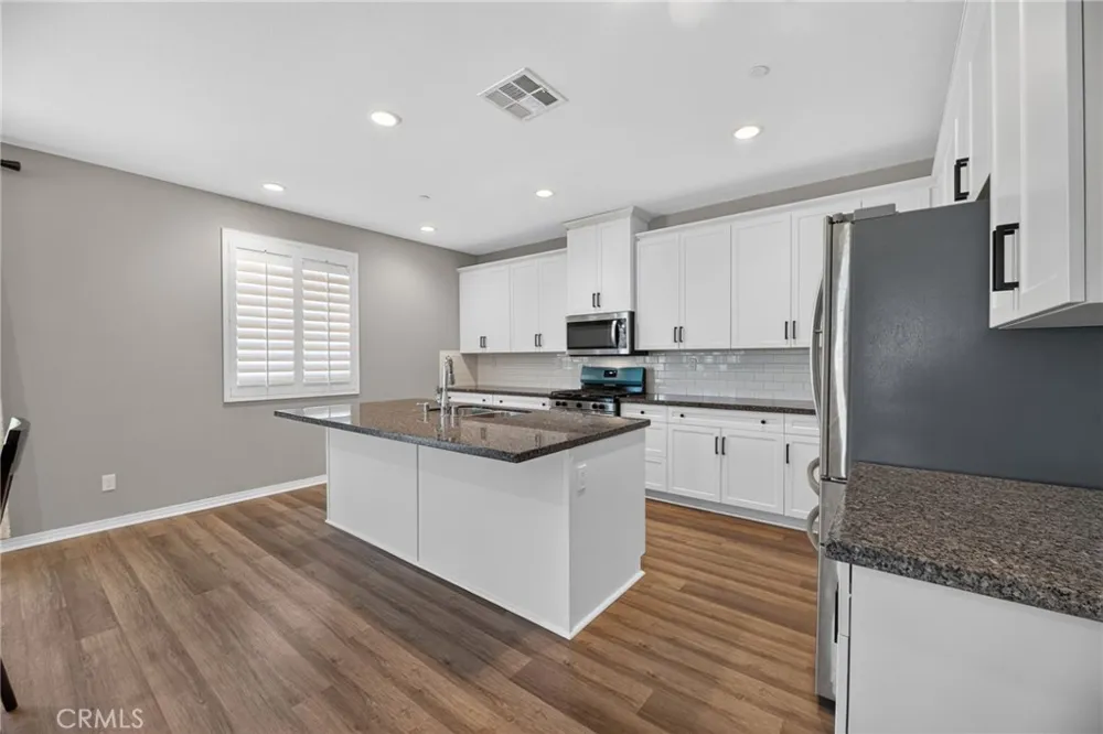 34136 Thistlewood Avenue Murrieta, CA 92563