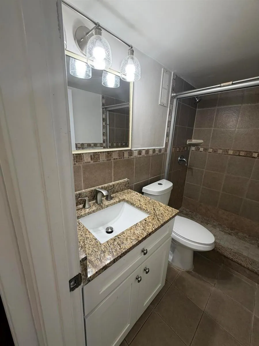 7710 NW 50th Street #304 Lauderhill, FL 33351