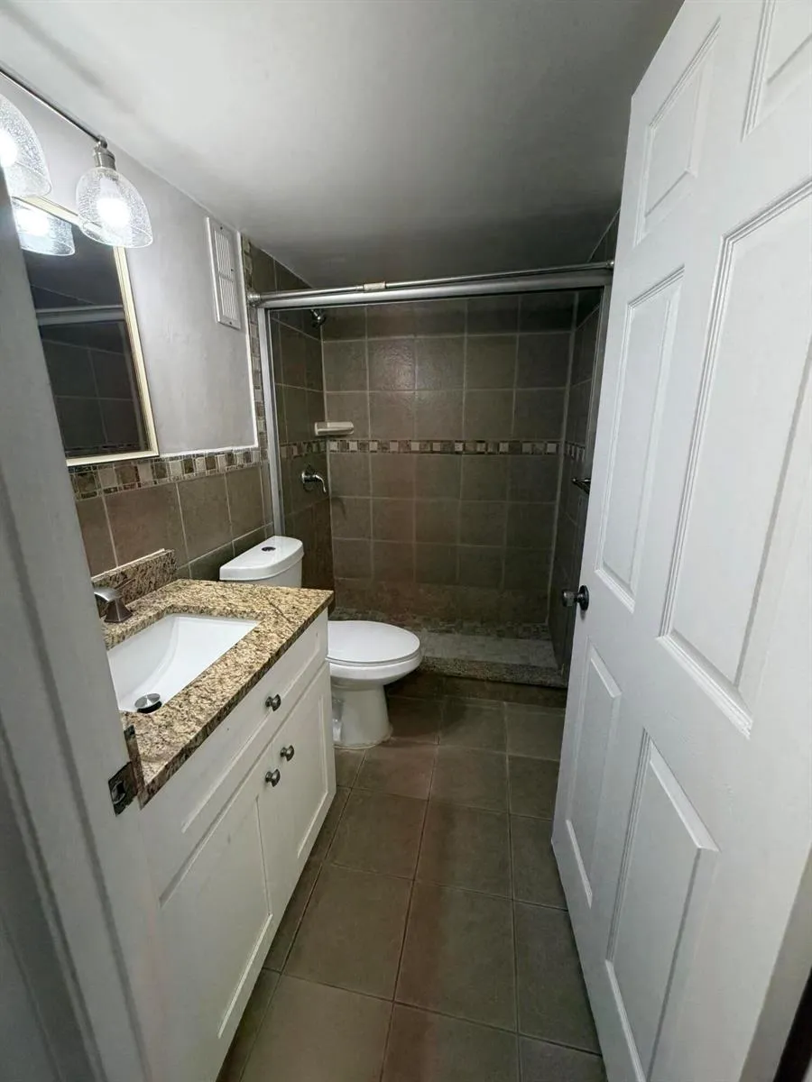 7710 NW 50th Street #304 Lauderhill, FL 33351