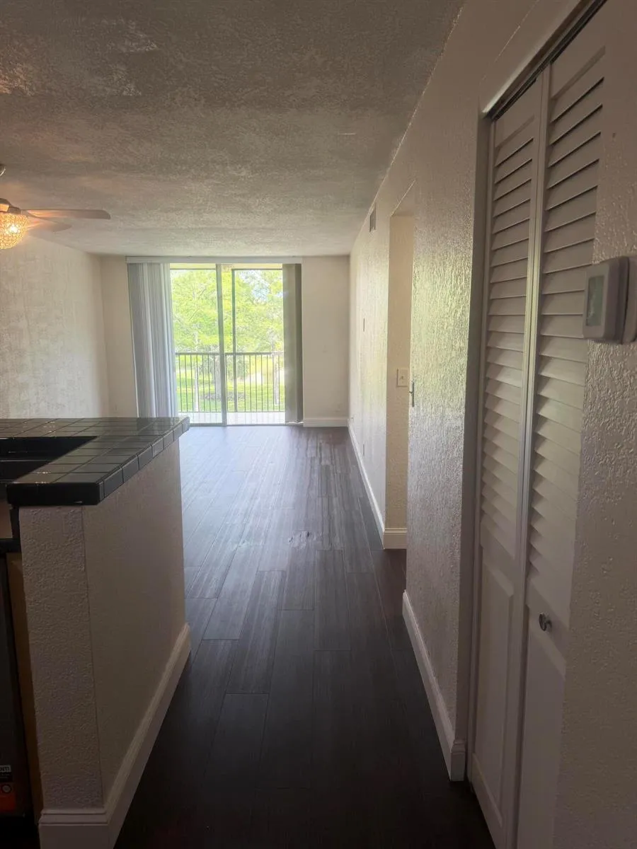 7710 NW 50th Street #304 Lauderhill, FL 33351