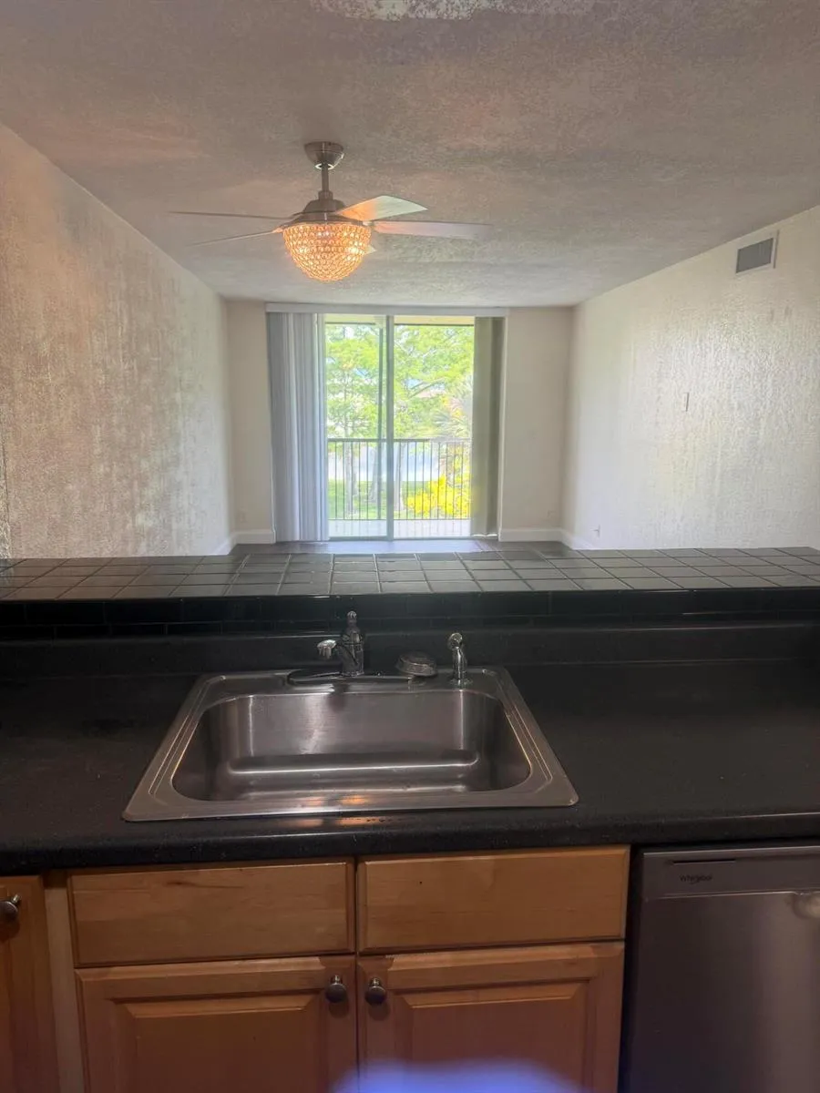 7710 NW 50th Street #304 Lauderhill, FL 33351
