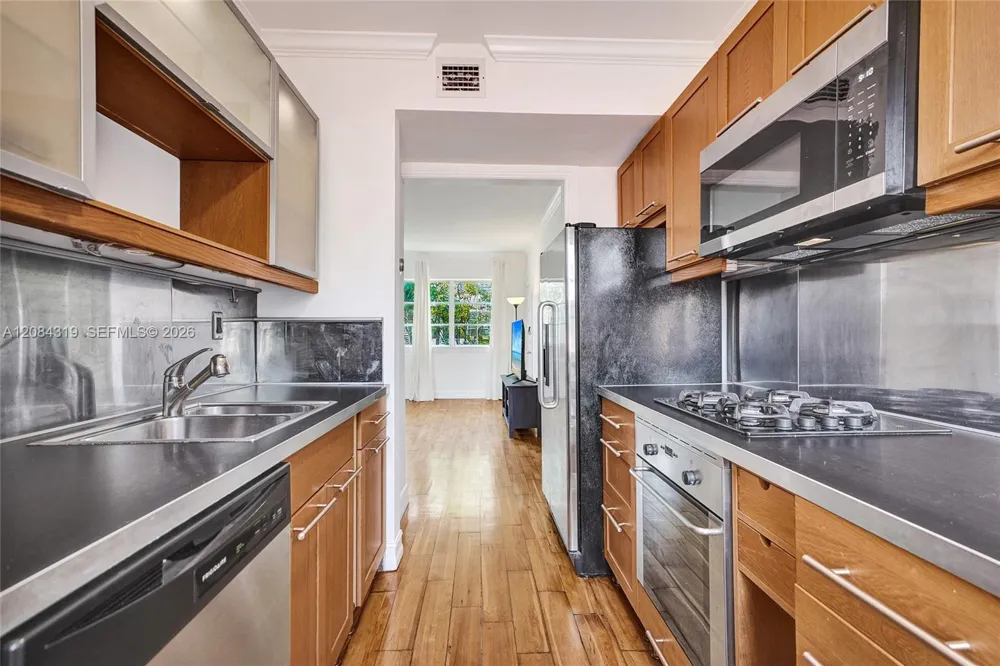 736 Lenox Ave #B7 Miami Beach, FL 33139