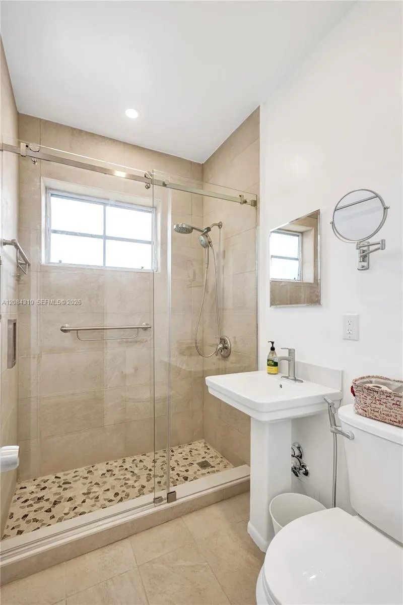 736 Lenox Ave #B7 Miami Beach, FL 33139