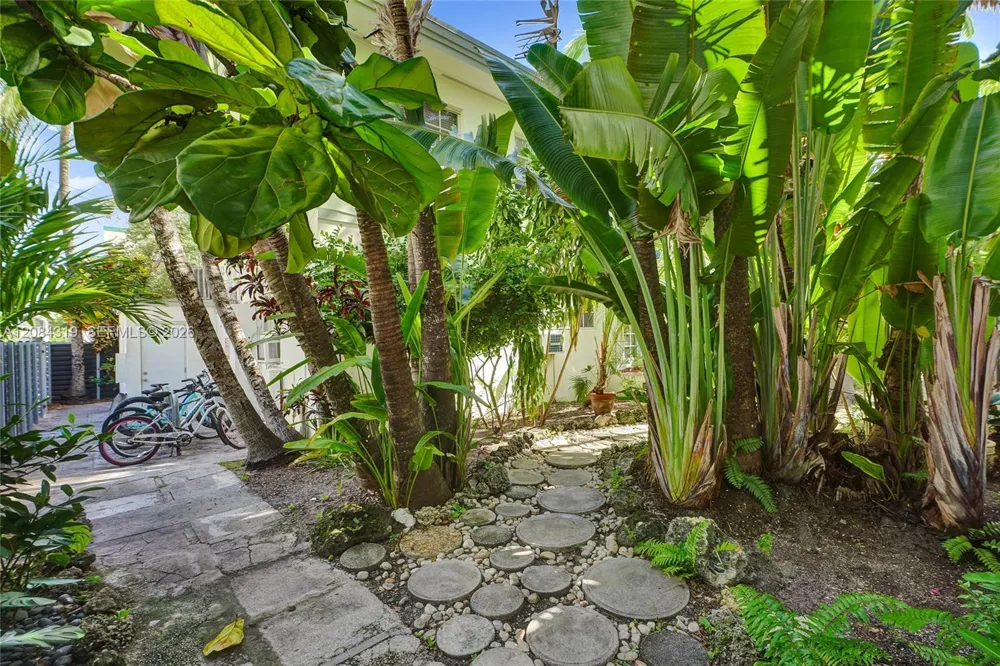736 Lenox Ave #B7 Miami Beach, FL 33139
