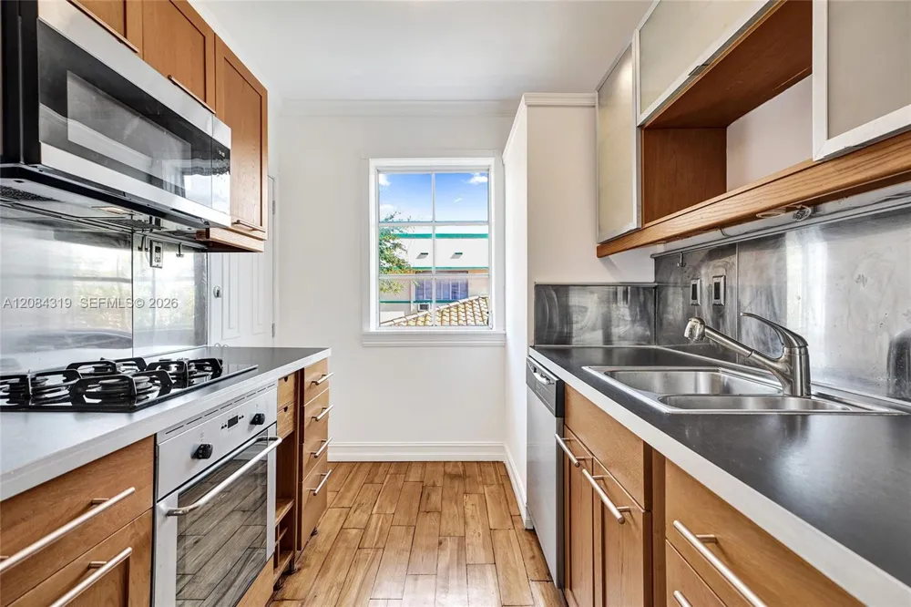 736 Lenox Ave #B7 Miami Beach, FL 33139
