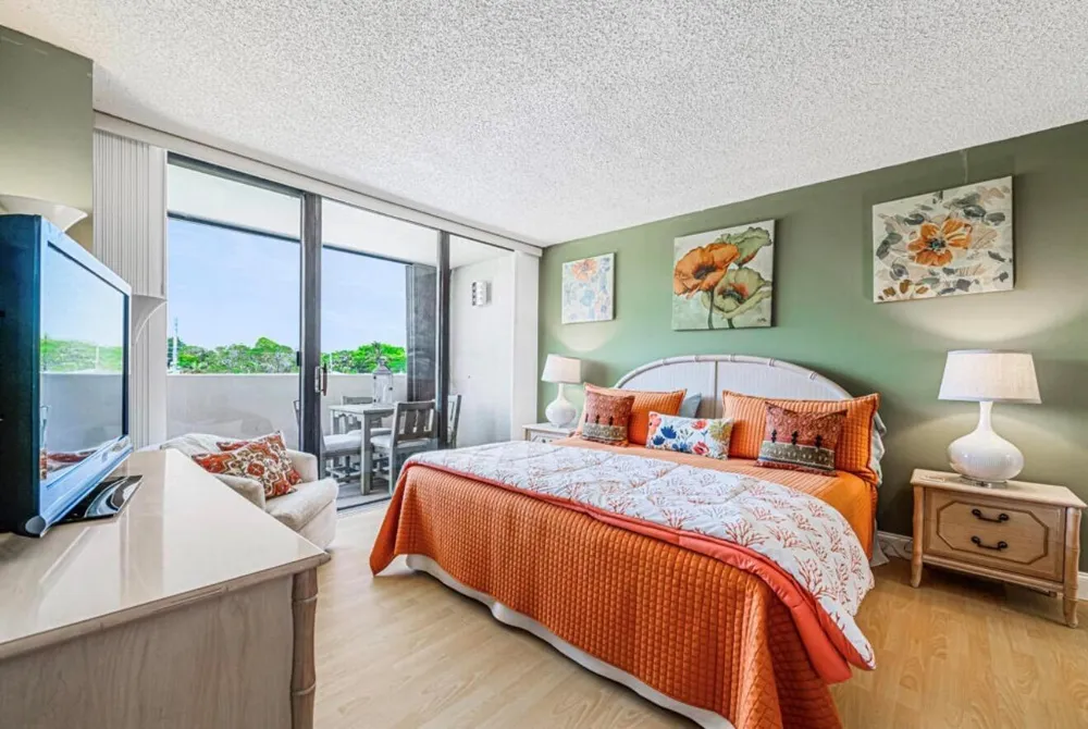 5600 Flagler Drive #203 West Palm Beach, FL 33407