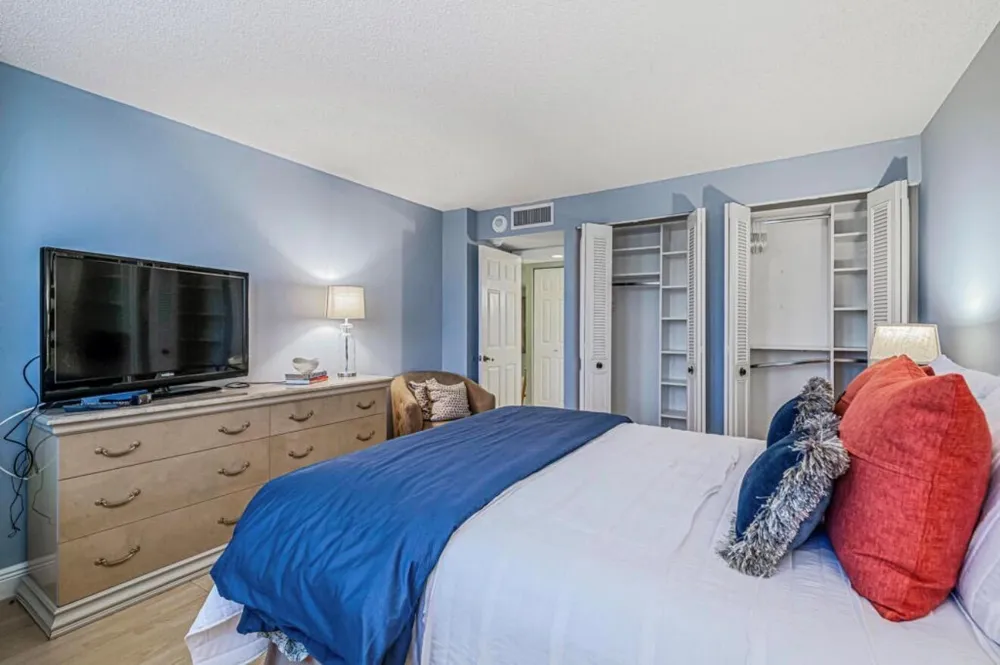 5600 Flagler Drive #203 West Palm Beach, FL 33407