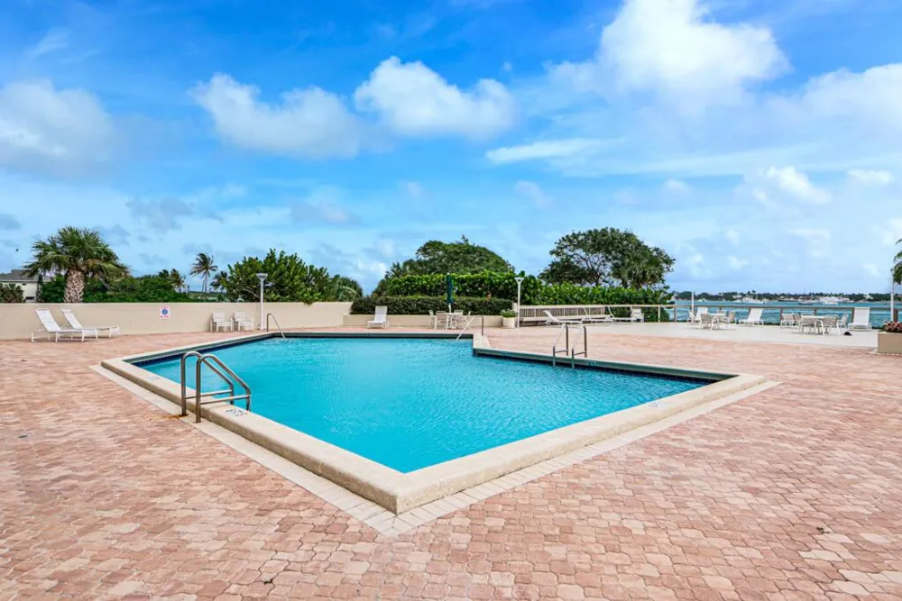 5600 Flagler Drive #203 West Palm Beach, FL 33407