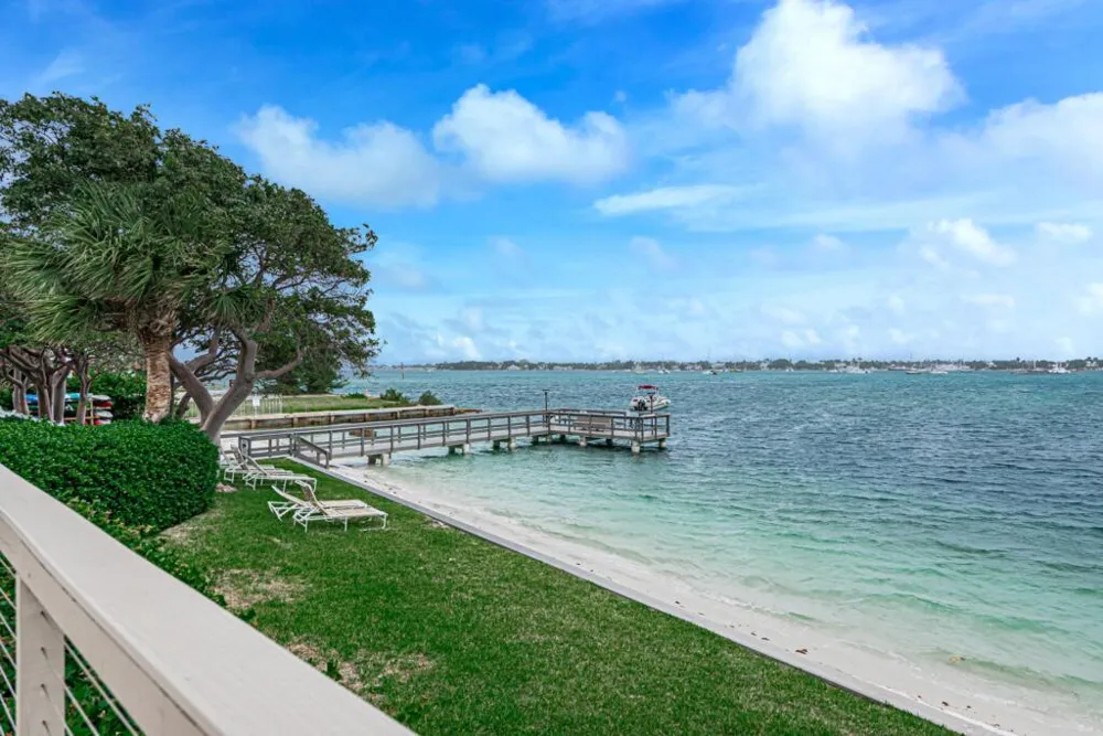 5600 Flagler Drive #203 West Palm Beach, FL 33407
