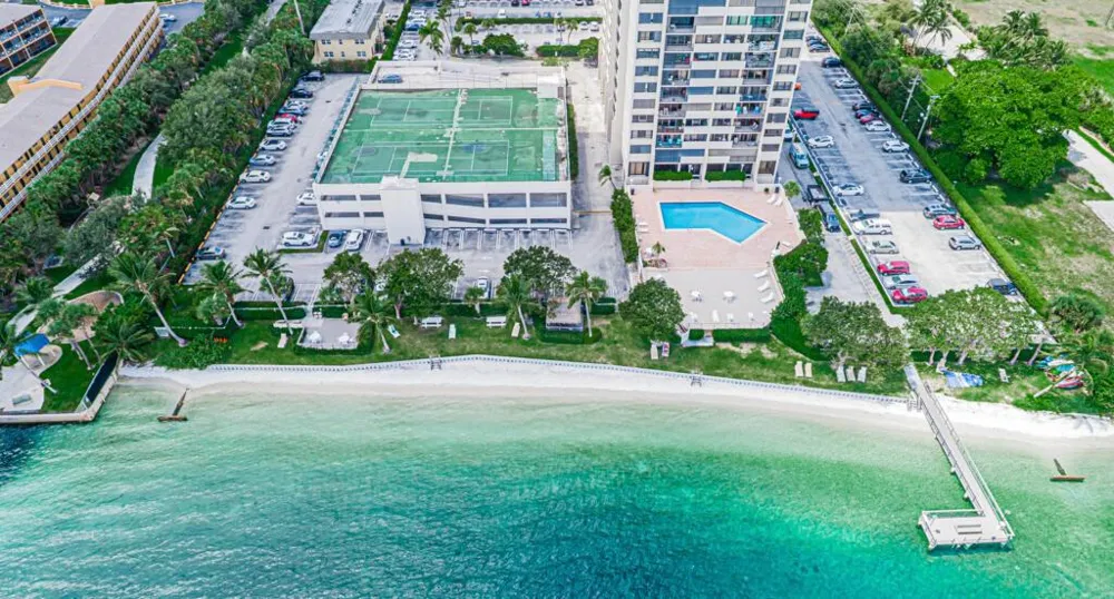 5600 Flagler Drive #203 West Palm Beach, FL 33407