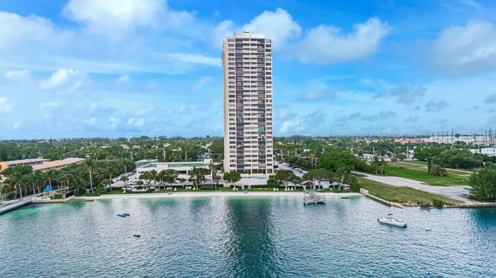 5600 Flagler Drive #203 West Palm Beach, FL 33407