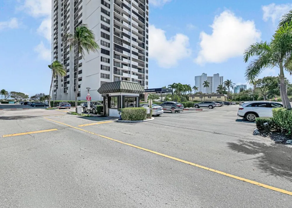 5600 Flagler Drive #203 West Palm Beach, FL 33407