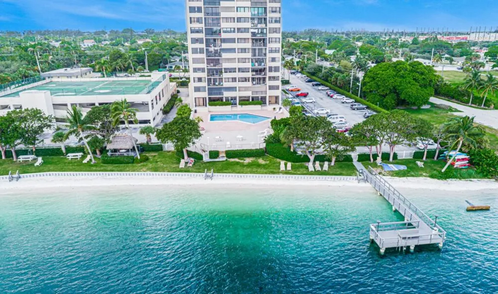 5600 Flagler Drive #203 West Palm Beach, FL 33407