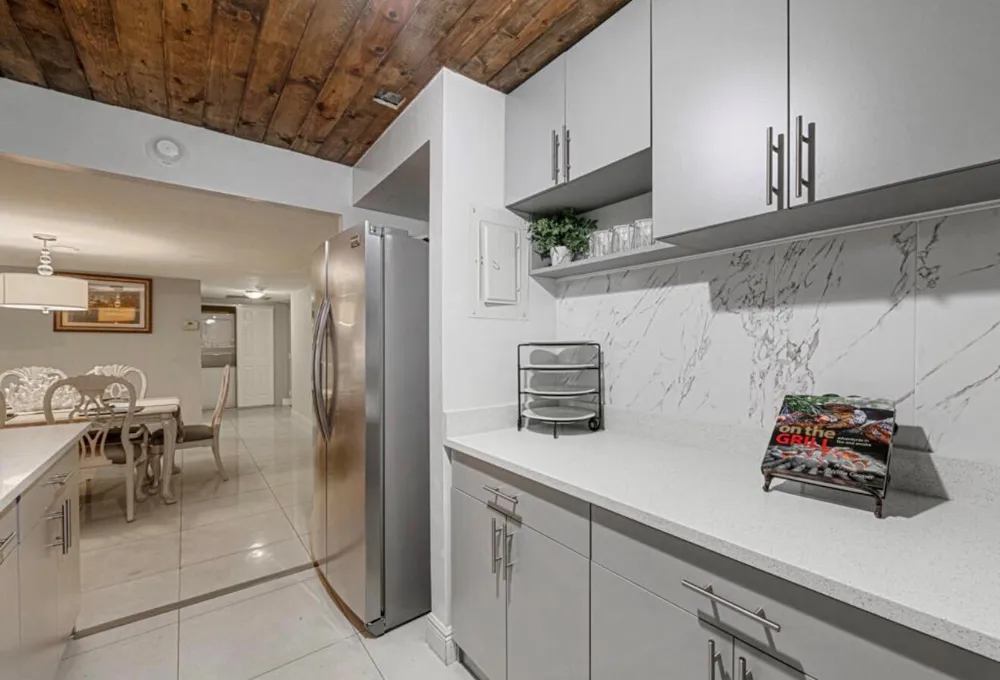 5600 Flagler Drive #203 West Palm Beach, FL 33407