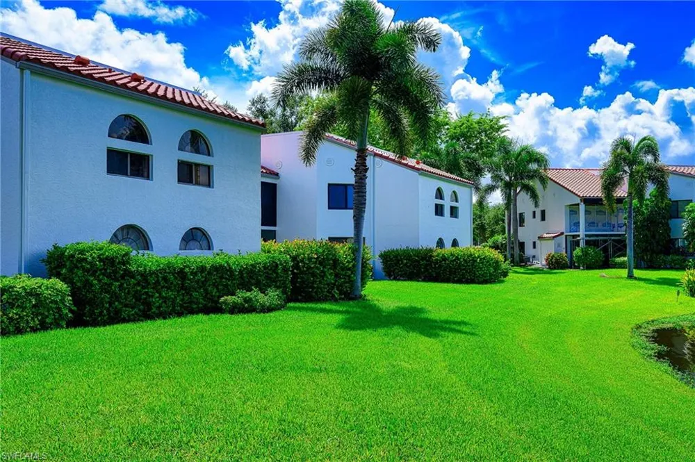 661 Windsurf Lane #A-202 Naples, FL 34108