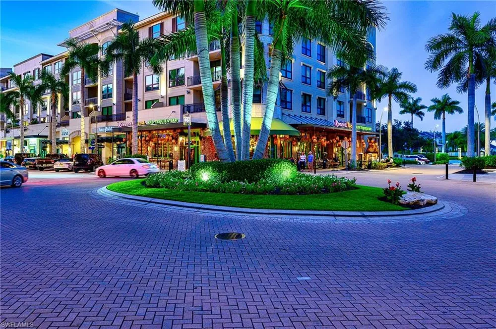 661 Windsurf Lane #A-202 Naples, FL 34108