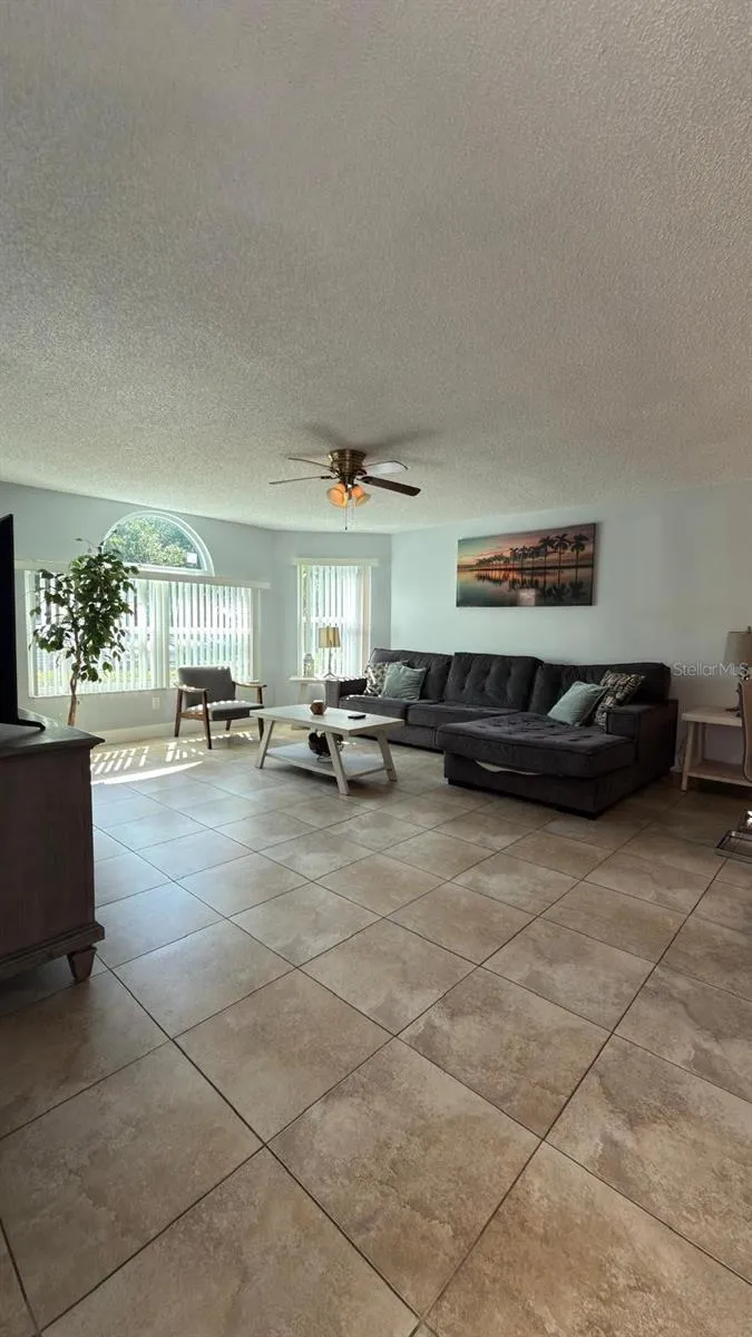 5009 LAGUNA BAY CIRCLE #41 Kissimmee, FL 34746