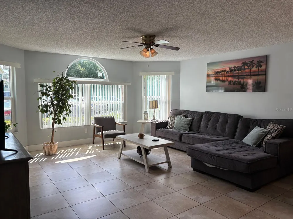 5009 LAGUNA BAY CIRCLE #41 Kissimmee, FL 34746
