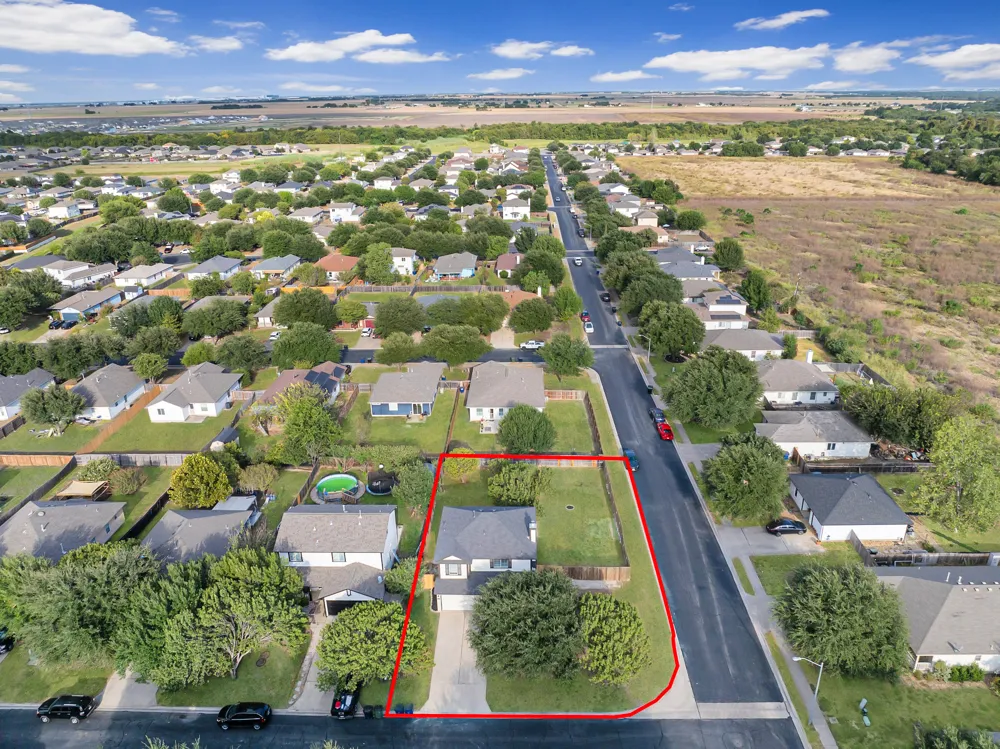 502 Garrett Court Hutto, TX 78634