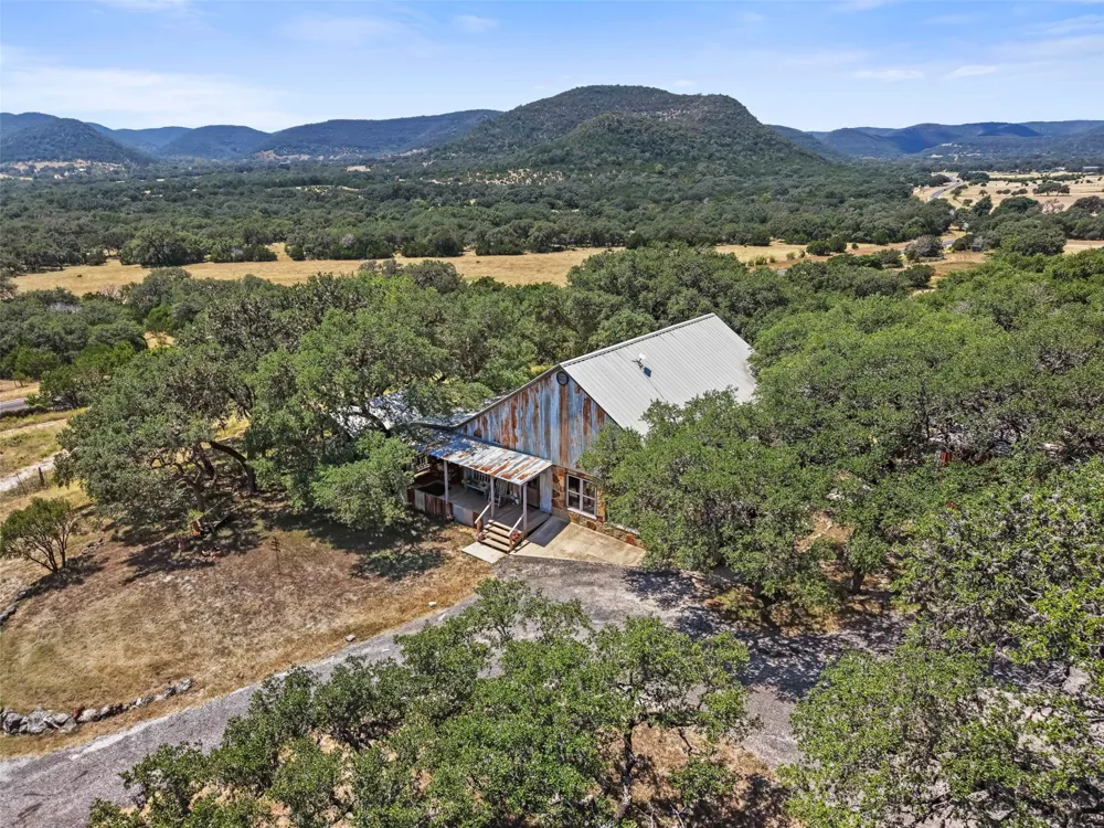 1850 W Ranch Road 337 Leakey, TX 78873