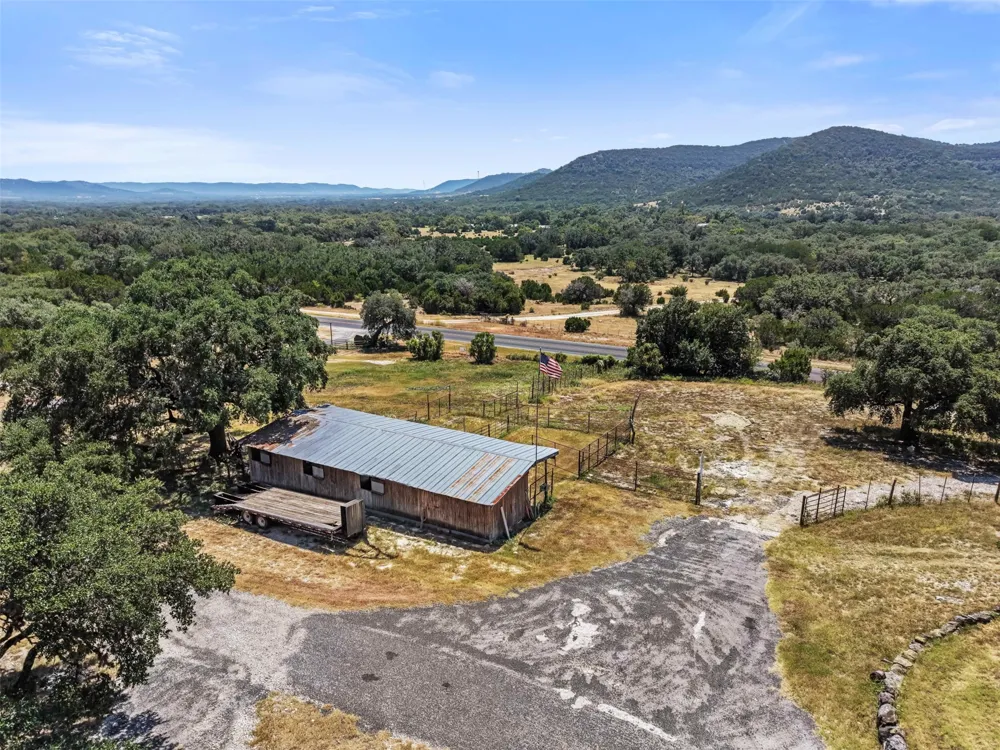1850 W Ranch Road 337 Leakey, TX 78873