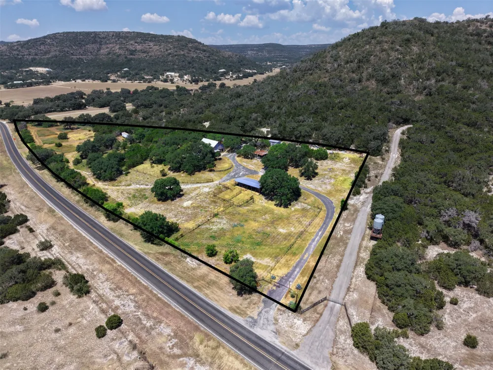 1850 W Ranch Road 337 Leakey, TX 78873