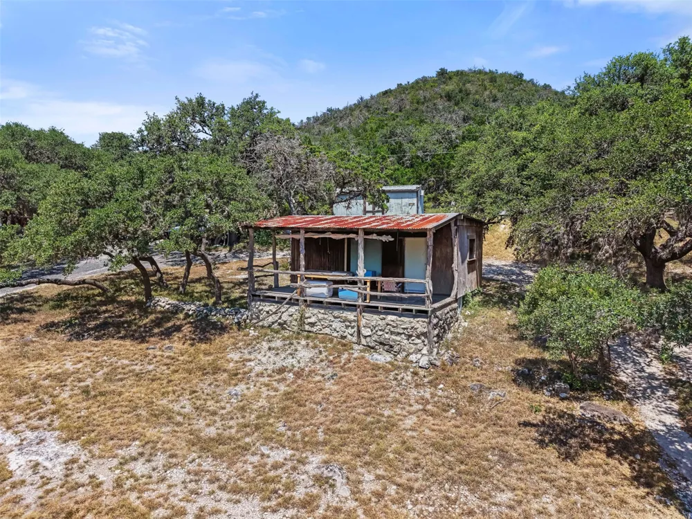 1850 W Ranch Road 337 Leakey, TX 78873