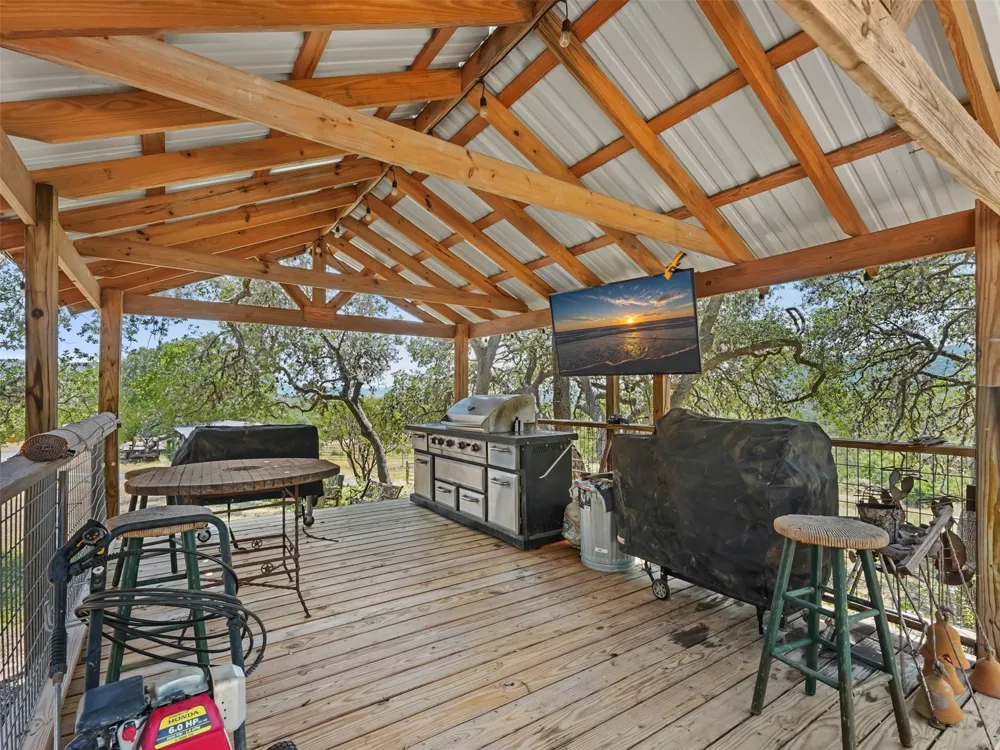 1850 W Ranch Road 337 Leakey, TX 78873