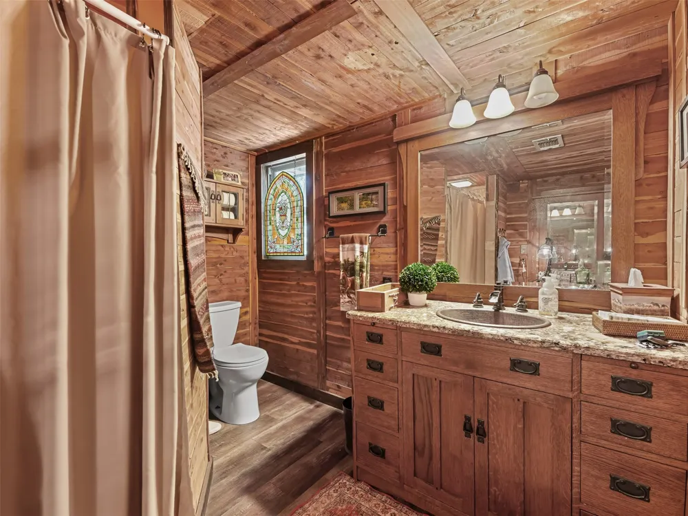 1850 W Ranch Road 337 Leakey, TX 78873