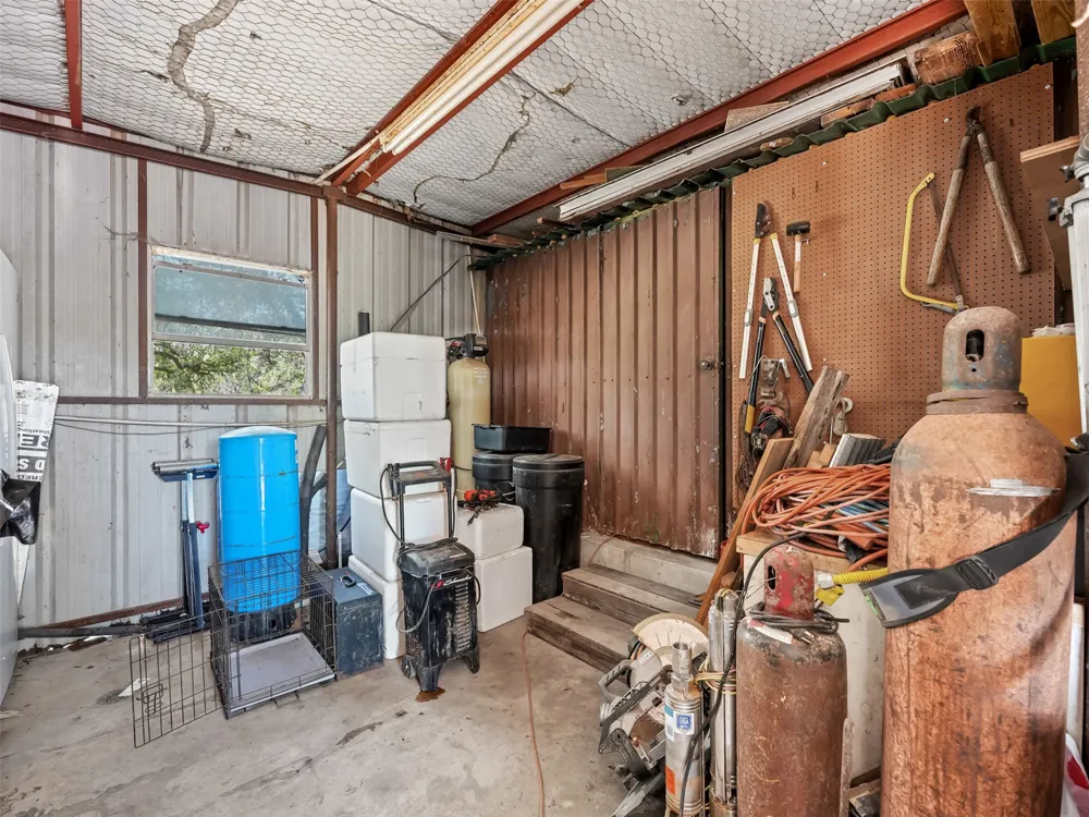 1850 W Ranch Road 337 Leakey, TX 78873