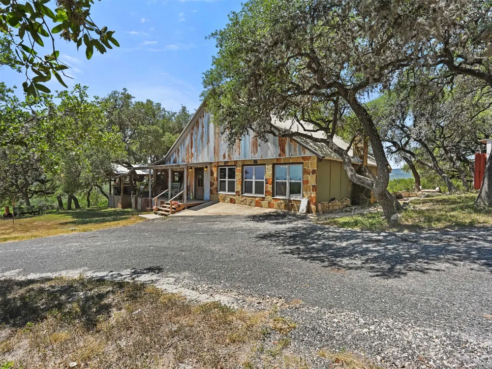 1850 W Ranch Road 337 Leakey, TX 78873