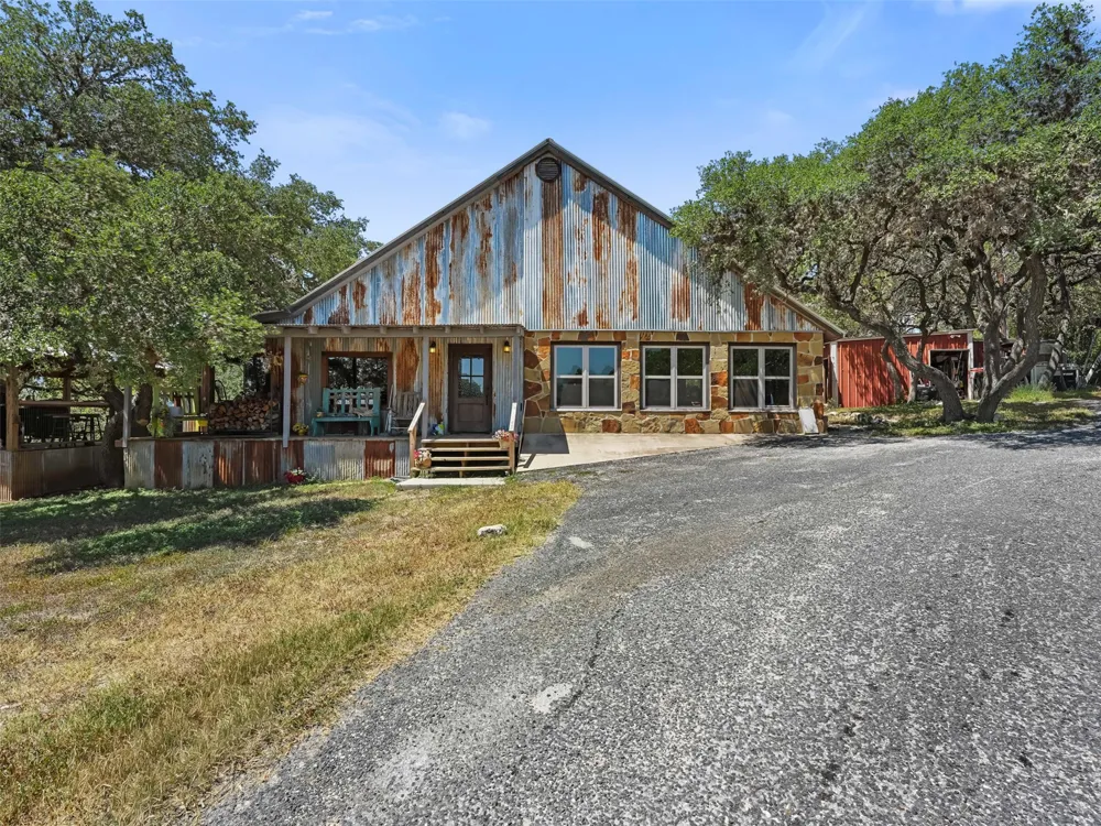 1850 W Ranch Road 337 Leakey, TX 78873