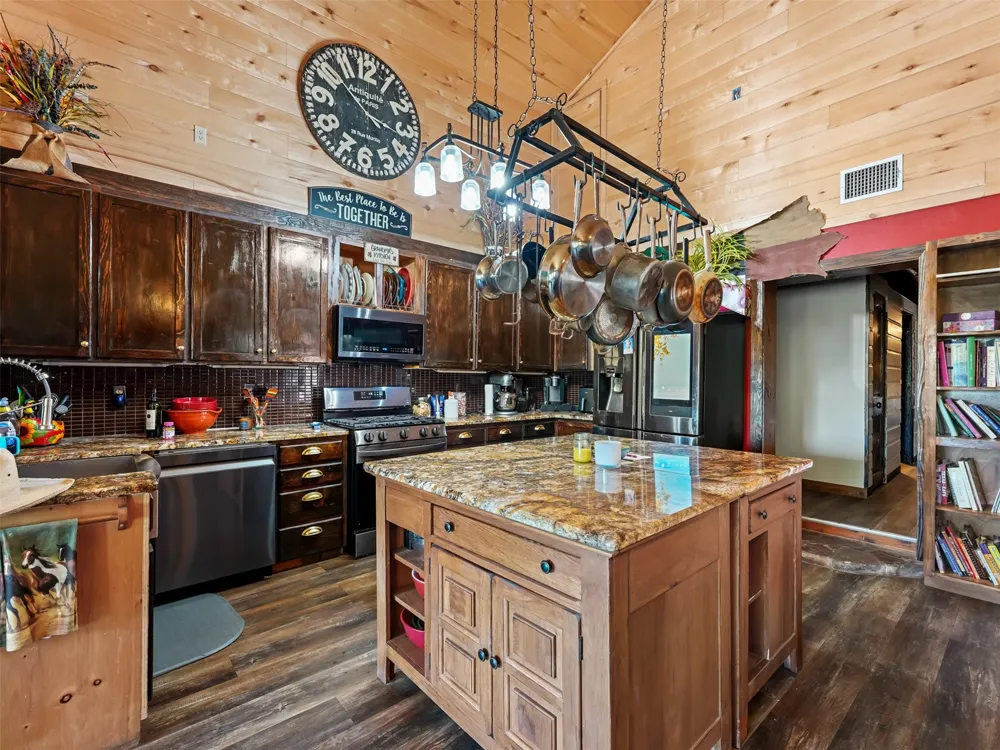 1850 W Ranch Road 337 Leakey, TX 78873